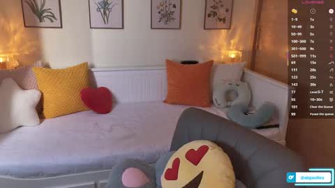 Alejandhra online show from April 14, 12:27 pm