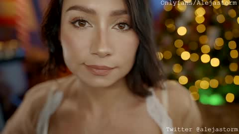 Snapshot of alejastorm chatting on December 11, 1:37 am Alejandra online show from December 11, 1:37 am
