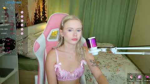 Lexi online show from September 22, 3:05 am