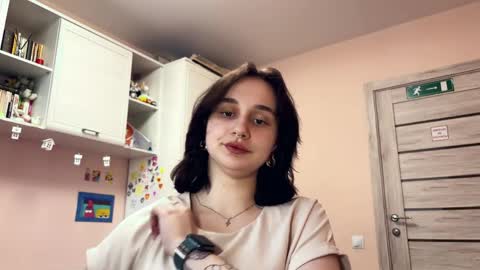 Nora online show from April 8, 3:47 pm