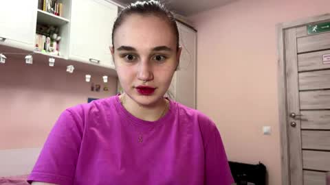 Nora online show from April 11, 3:16 pm