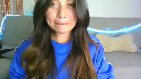 QUEEN OFF MILk  IM BACK  15 NOV online show from December 5, 12:10 am