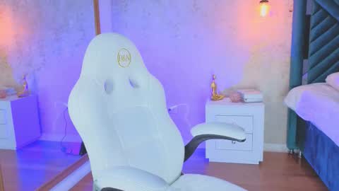 Alessia online show from December 19, 4:59 am