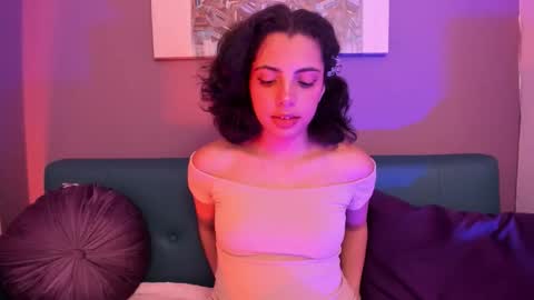 alessiia__ online show from November 4, 3:44 am