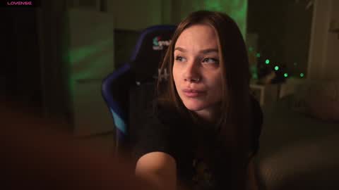 Snapshot of alexa_feels chatting on January 29, 5:19 am Little Duck homie online show from January 29, 5:19 am