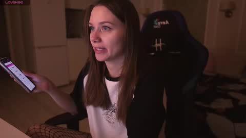 Snapshot of alexa_feels chatting on February 16, 6:43 pm Little Duck homie online show from February 16, 6:43 pm