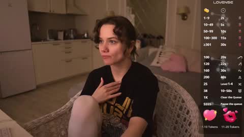 Snapshot of alexa_feels chatting on February 23, 6:40 pm Little Duck homie online show from February 23, 6:40 pm