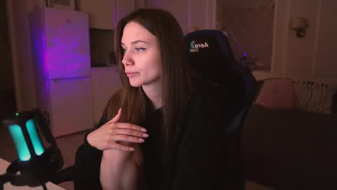 Snapshot of alexa_feels chatting on March 2, 7:30 pm Little Duck homie online show from March 2, 7:30 pm