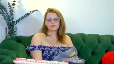 AlexaAvery online show from July 12, 7:31 am