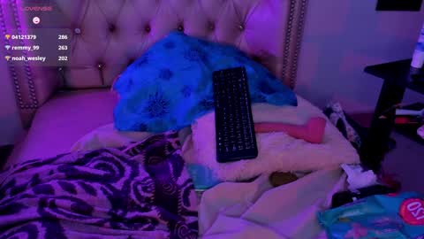 Snapshot of alexafoxy18 chatting on February 1, 7:15 am ALEXA online show from February 1, 7:15 am