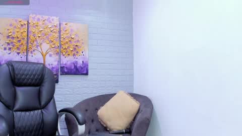     online show from October 25, 12:13 pm