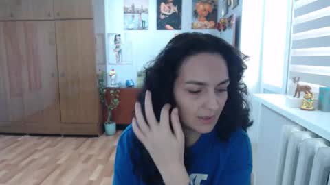 AlexisMillers online show from September 18, 8:46 am