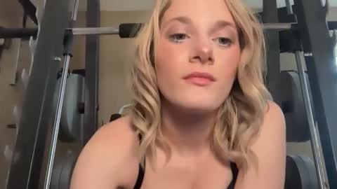 alexispaige06 online show from December 16, 9:53 pm