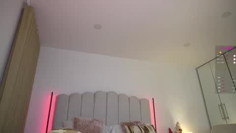     online show from March 17, 11:42 pm