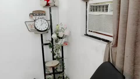 MARIE online show from October 31, 7:45 am