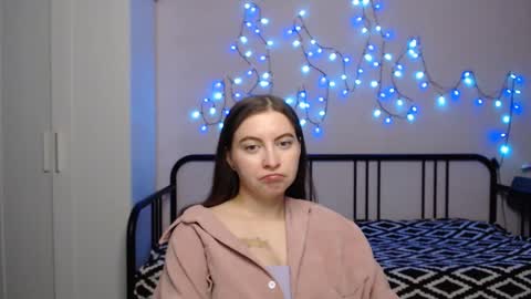 Alice online show from December 8, 5:01 pm