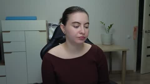 Alice online show from March 29, 5:01 pm