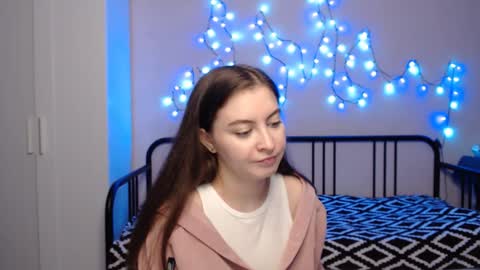 Alice online show from December 5, 5:50 pm