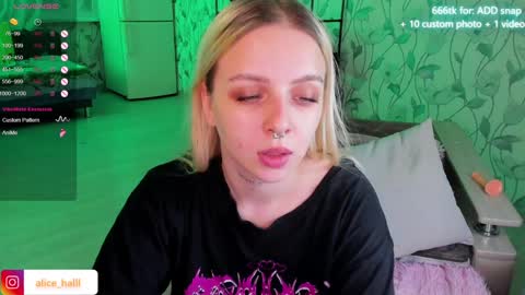 alice_halle online show from January 3, 5:42 pm