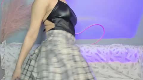 alice_hilllls online show from December 11, 3:56 am