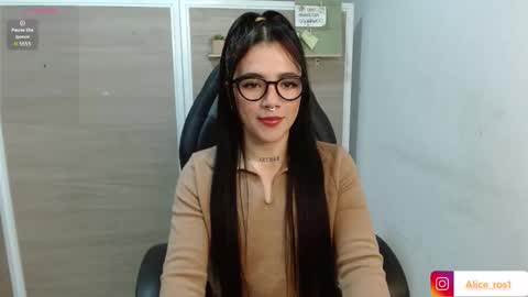 Snapshot of alice_rose5 chatting on September 20, 3:49 am Alice online show from September 20, 3:49 am