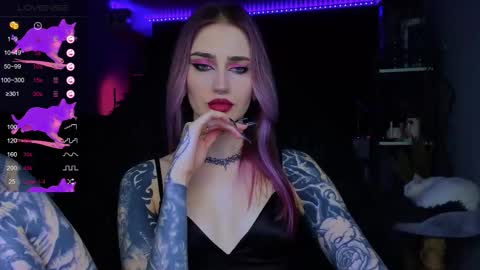 Alice online show from November 24, 6:43 pm