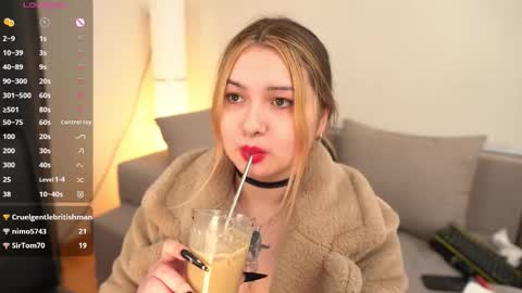 Alice  online show from November 4, 10:15 pm