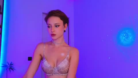 Your sweet Alice INST alicebellies online show from June 7, 2:46 pm