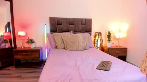 Alice Cullen online show from March 21, 6:35 pm