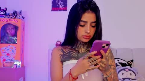 Alice  online show from February 22, 9:26 pm