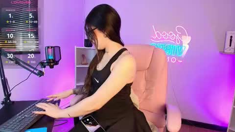 Snapshot of alicee_vixen chatting on September 11, 1:55 pm Alice online show from September 11, 1:55 pm