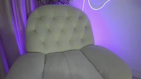 AliceLevine online show from June 8, 4:13 am