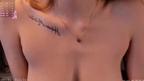 Elle online show from March 23, 9:15 am