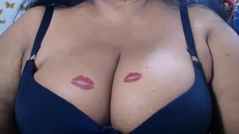 yasmin online show from November 20, 4:02 am