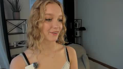 Serena online show from March 4, 9:38 am