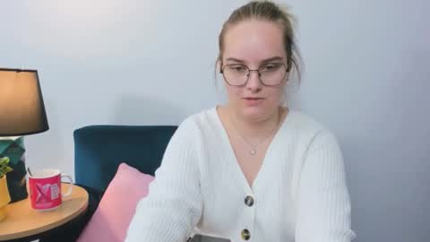 alicesensitive online show from September 22, 10:24 am