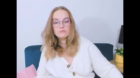 alicesensitive online show from December 16, 4:57 pm