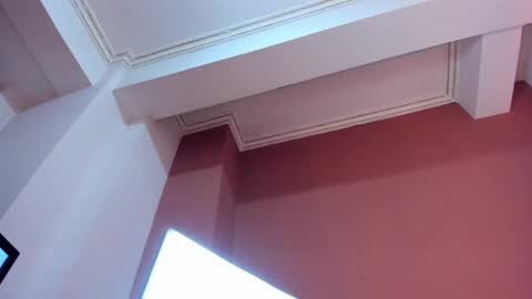 Alice Thompsom online show from April 11, 6:30 am