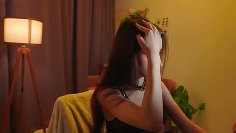 alicewallflower online show from March 14, 9:38 pm