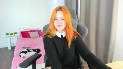 Snapshot of alicewinchesterr chatting on October 1, 12:21 pm Alice online show from October 1, 12:21 pm