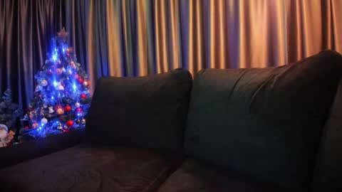 Snapshot of alicexsquirt chatting on December 22, 7:33 am Alice online show from December 22, 7:33 am