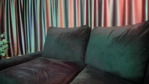 Snapshot of alicexsquirt chatting on December 7, 8:44 am Alice online show from December 7, 8:44 am