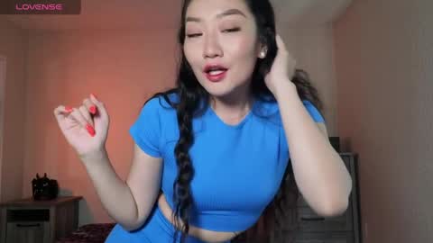 Alicia Hebi online show from April 19, 11:51 pm