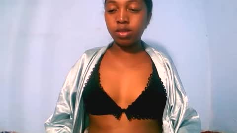 alicianah online show from January 6, 6:44 pm