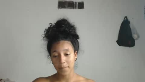 Snapshot of alicie_sexy_hot_20 chatting on March 12, 4:41 am ana online show from March 12, 4:41 am