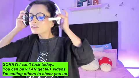 Aiko  Independent Model  online show from June 16, 10:11 pm