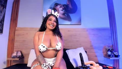 Snapshot of aliisson_cruz chatting on October 6, 12:22 pm Alisson online show from October 6, 12:22 pm