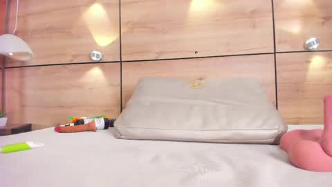  ALIKA BROWN  online show from April 9, 6:19 am