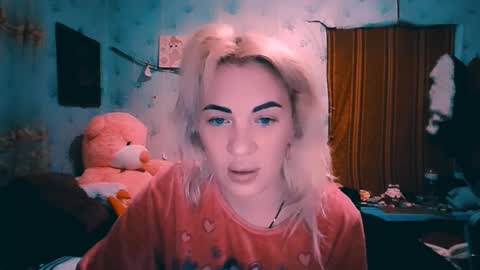 Snapshot of alinafrey_ chatting on October 19, 2:08 pm Alina online show from October 19, 2:08 pm
