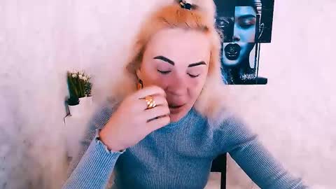 Snapshot of alinafrey_ chatting on October 14, 5:32 am Alina online show from October 14, 5:32 am